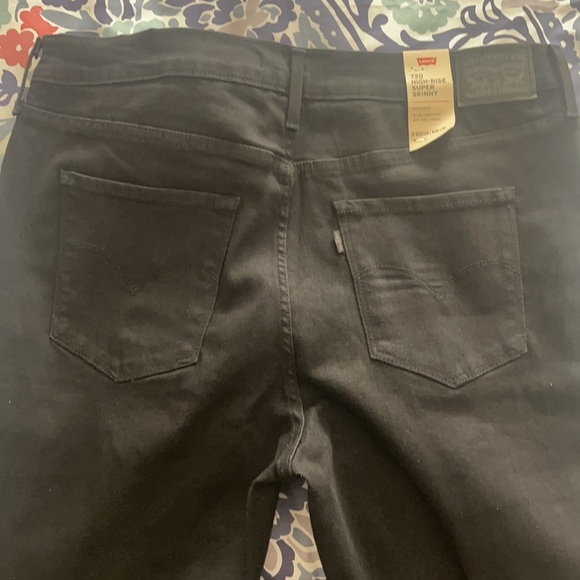 Levi's Women's 720 High Rise Super Skinny Jeans - Picture 8 of 8